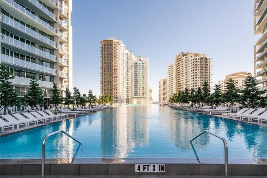 Icon Brickell, W - 2br, Prime Location, Pool -