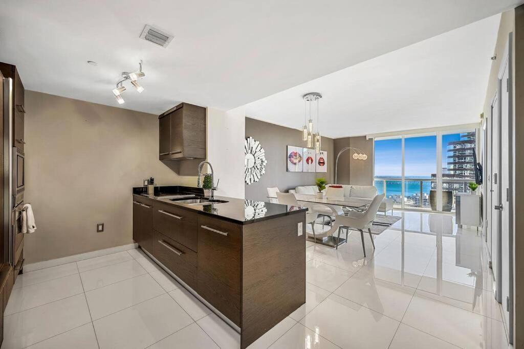 Icon Brickell, W - 2br, Prime Location, Pool - Apartment