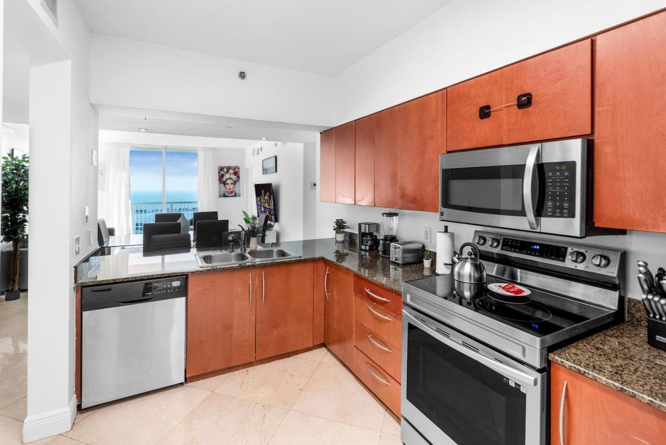 Spacious 2 Bed Unit In Brickell With Free Parking * Miami
