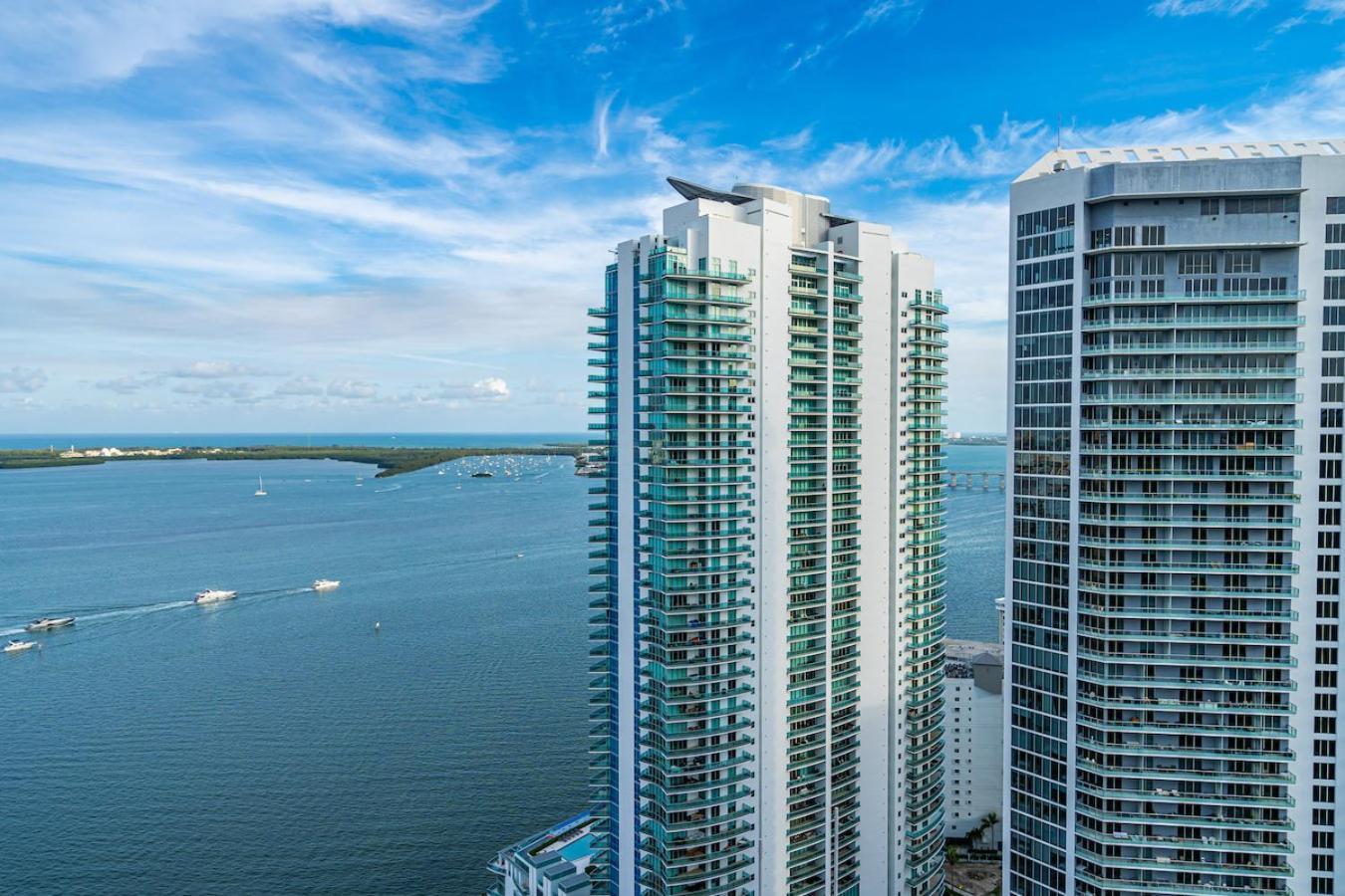 Spacious 2 Bed Unit In Brickell With Free Parking Apartment *