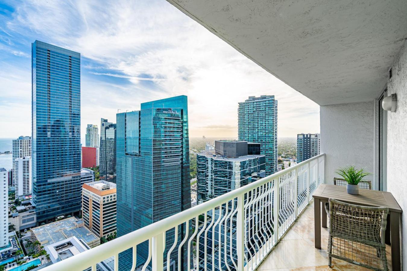 Spacious 2 Bed Unit In Brickell With Free Parking * Miami