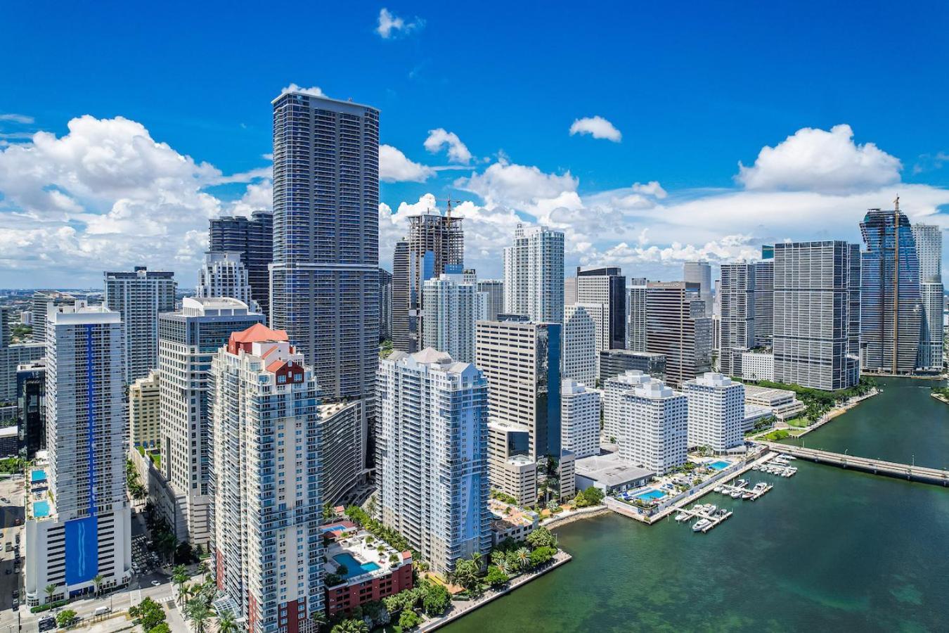 Apartment Spacious 2 Bed Unit In Brickell With Free Parking