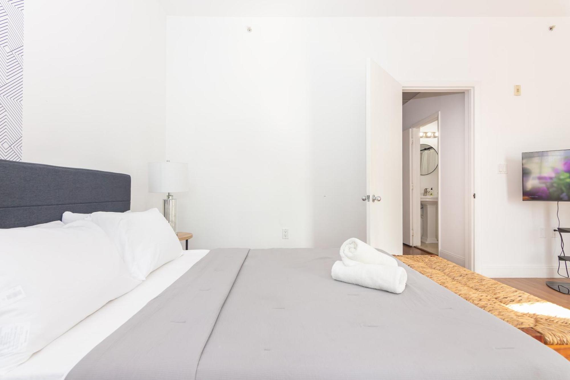 1-bdrm With Balcony - Heart Of Downtown And Wynwood Apartment