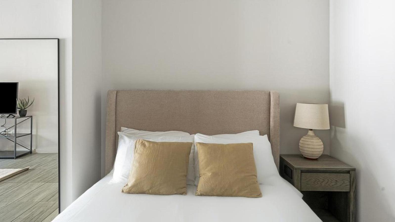 Apartment Landing Modern With Amazing Amenities *