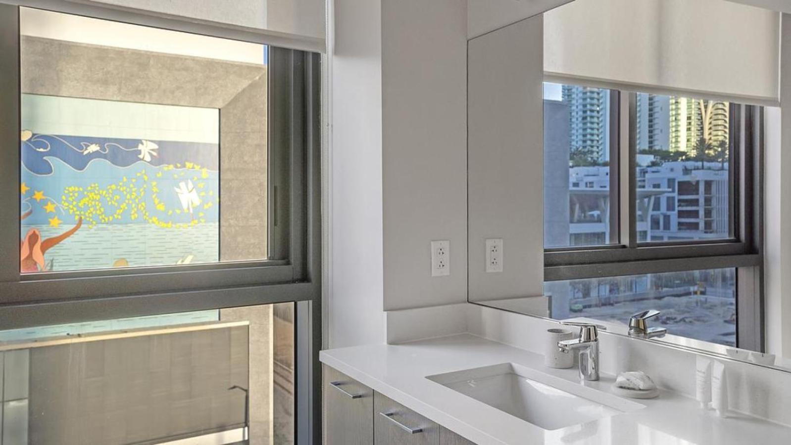 Landing Modern With Amazing Amenities Apartment