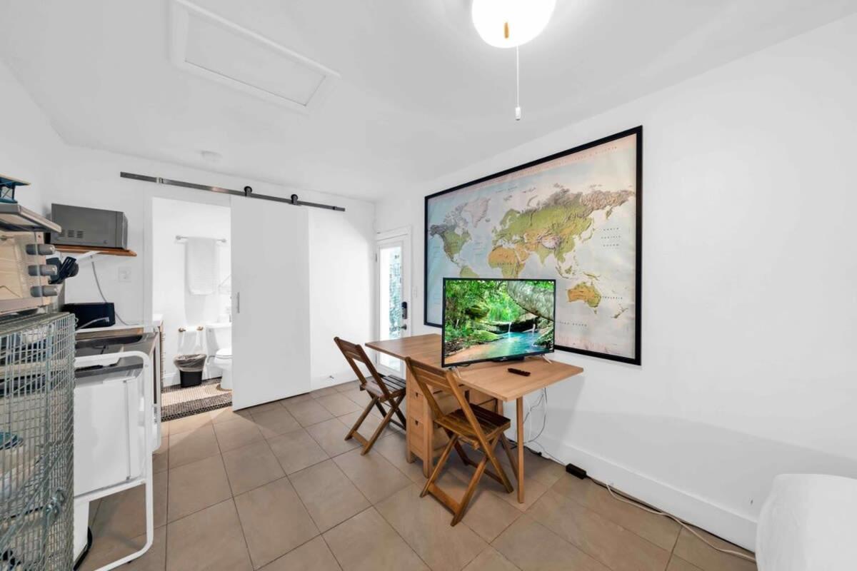 Holiday home Renovated Gem: Prime Spotless Ideal