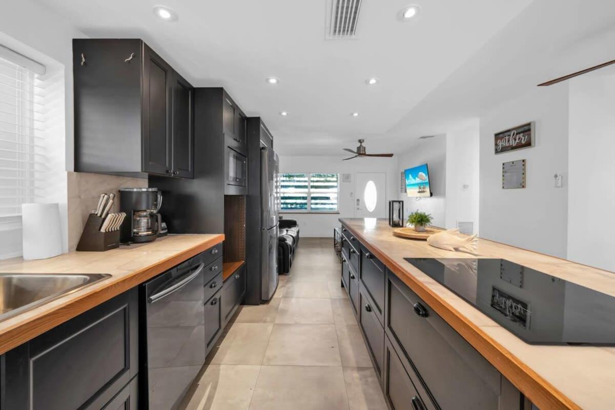 Renovated Gem: Prime Spotless Ideal * Miami