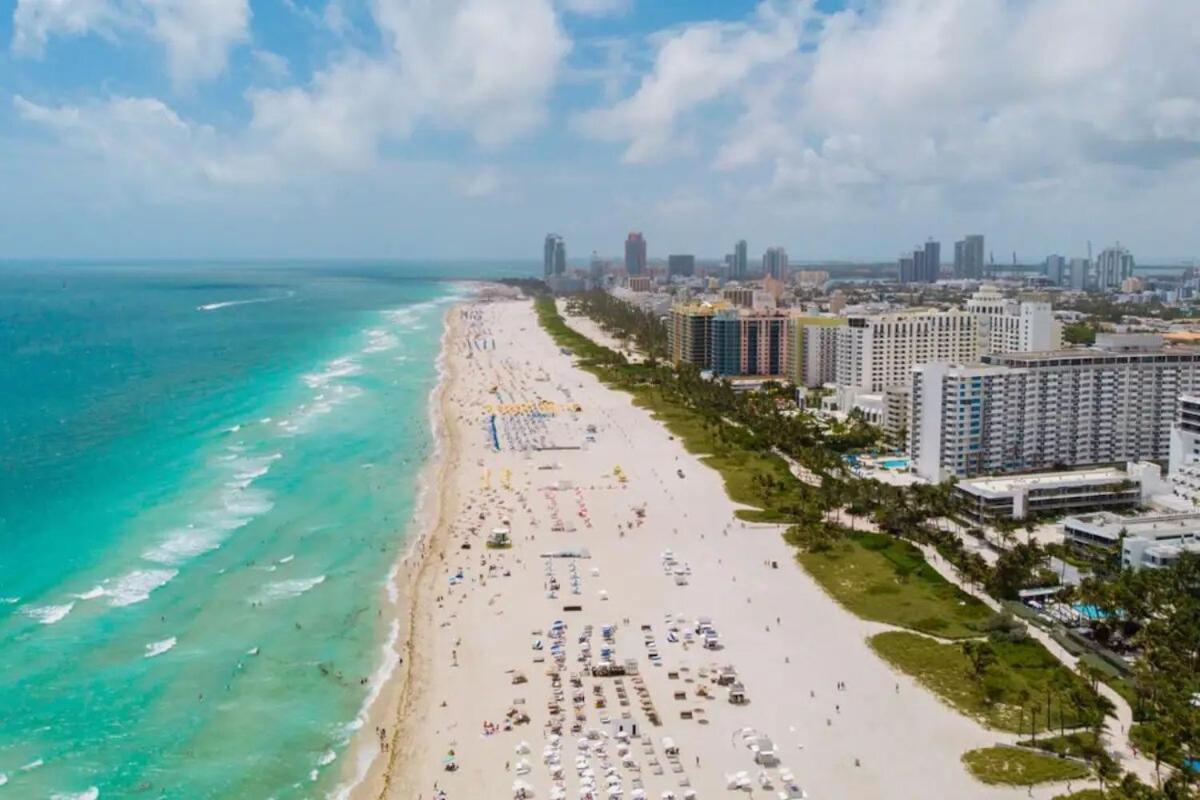 Aurora - Rooftop Pool, Gym, Walk To Downtown & Brickell *
