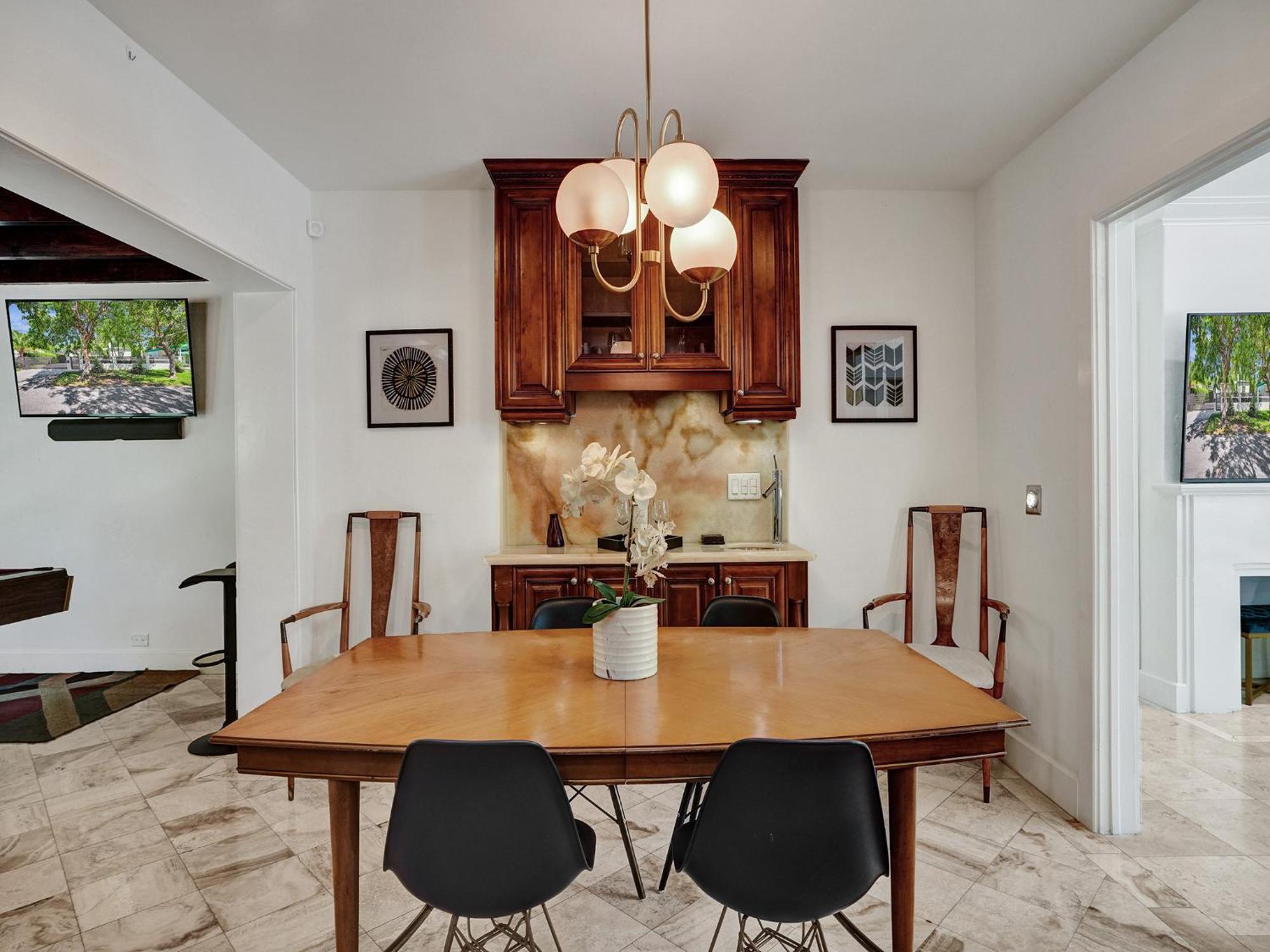 Azzure 10 Mins To South 4 Bedroom Villa Miami