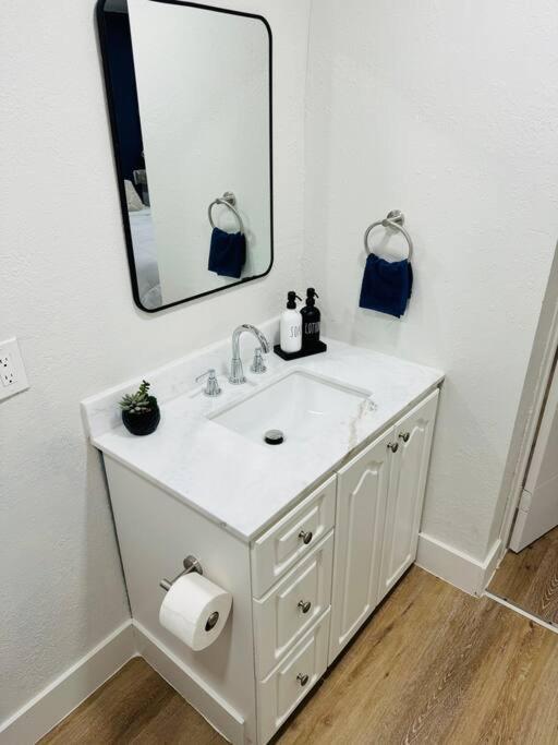 Near Airport/beach Apartment *