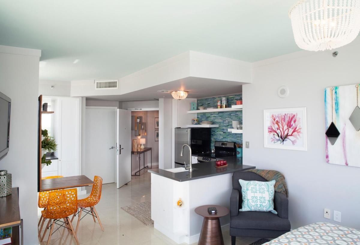 Connecting Rooms-coconut Grove 10th Floor- Parking Included Miami