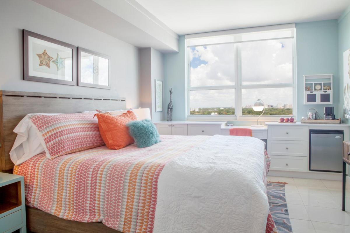 Apartment Connecting Rooms-coconut Grove 10th Floor- Parking Included Miami