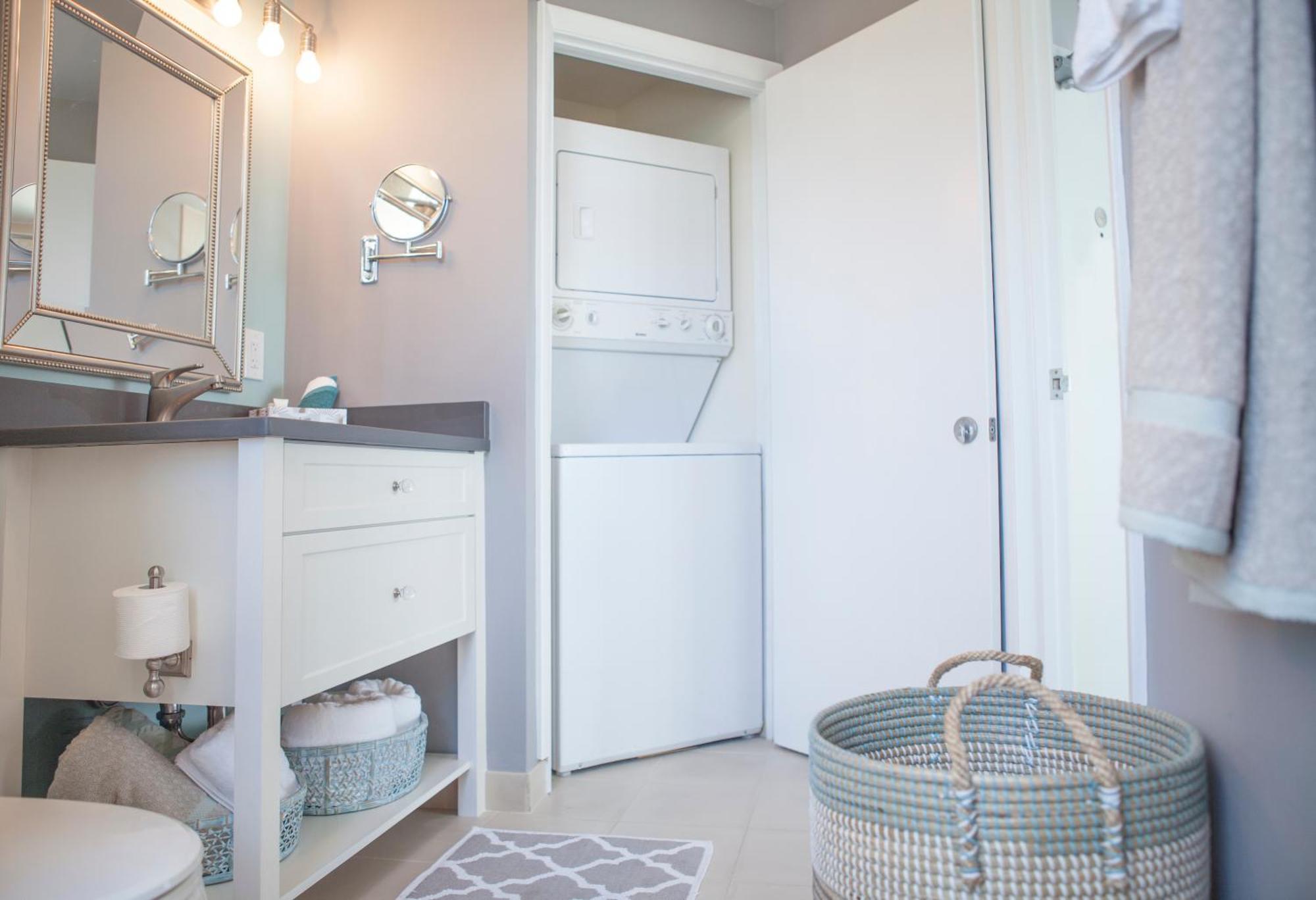 Apartment Connecting Rooms-coconut Grove 10th Floor- Parking Included *