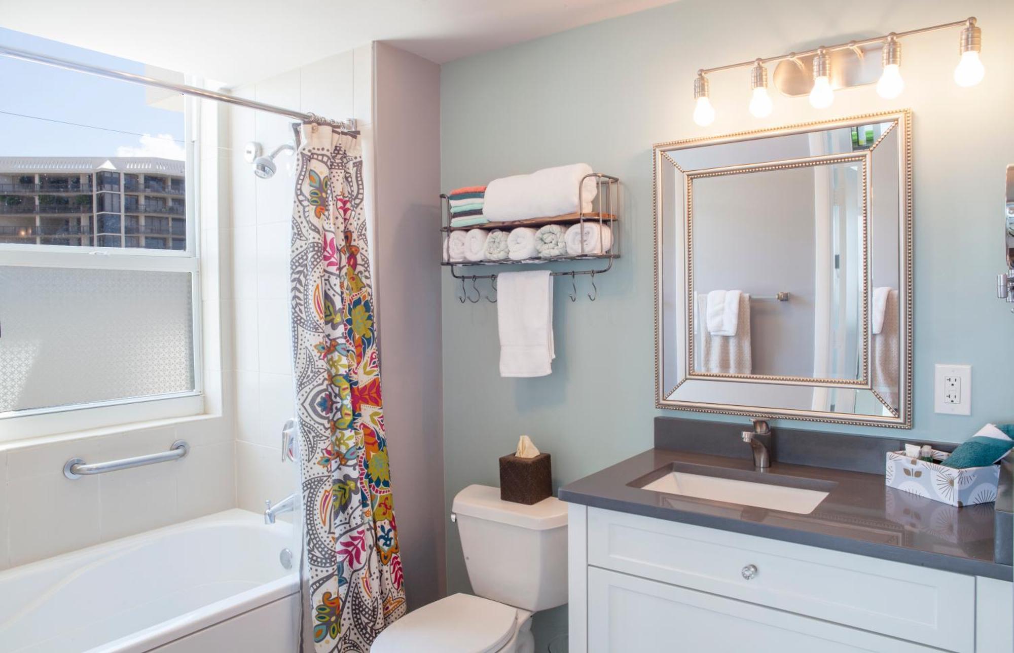 Connecting Rooms-coconut Grove 10th Floor- Parking Included Miami