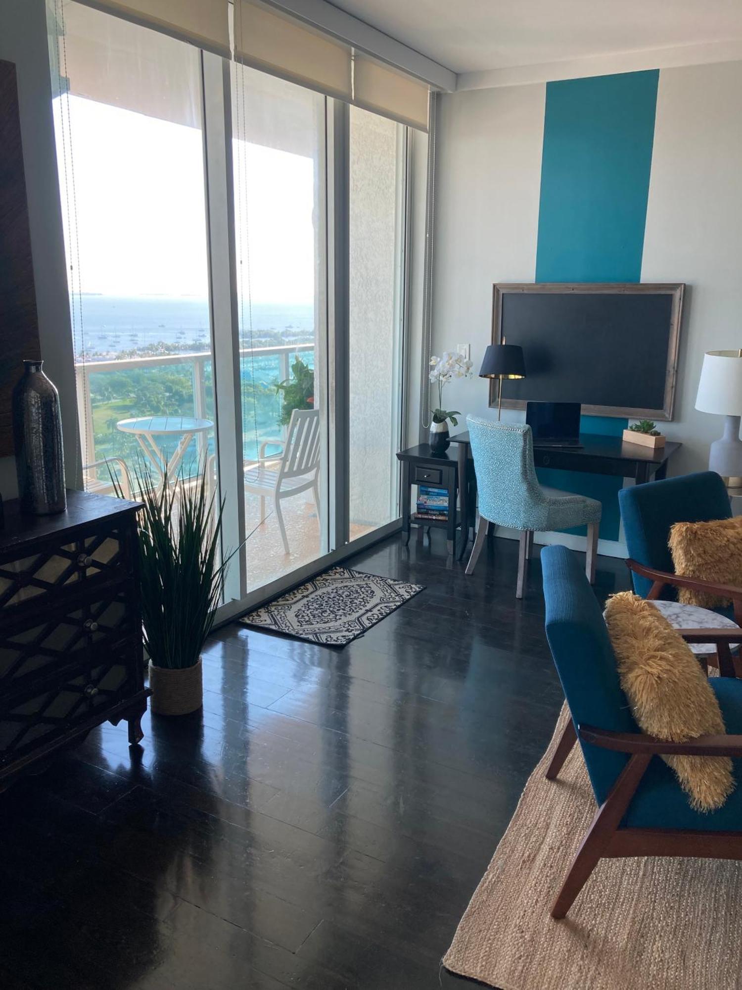 Luxury Penthouse With Private Rooftop Terrace In Coconut Grove