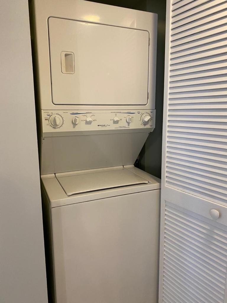 Holiday home Cozy 1 Bedroom Unit Located In A In The Heart Of Coconut Grove Free Parking