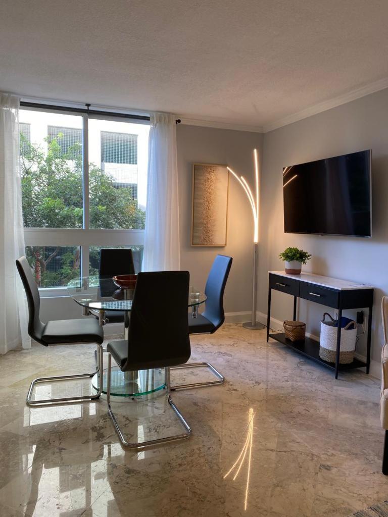 Holiday home Cozy 1 Bedroom Unit Located In A In The Heart Of Coconut Grove Free Parking Miami