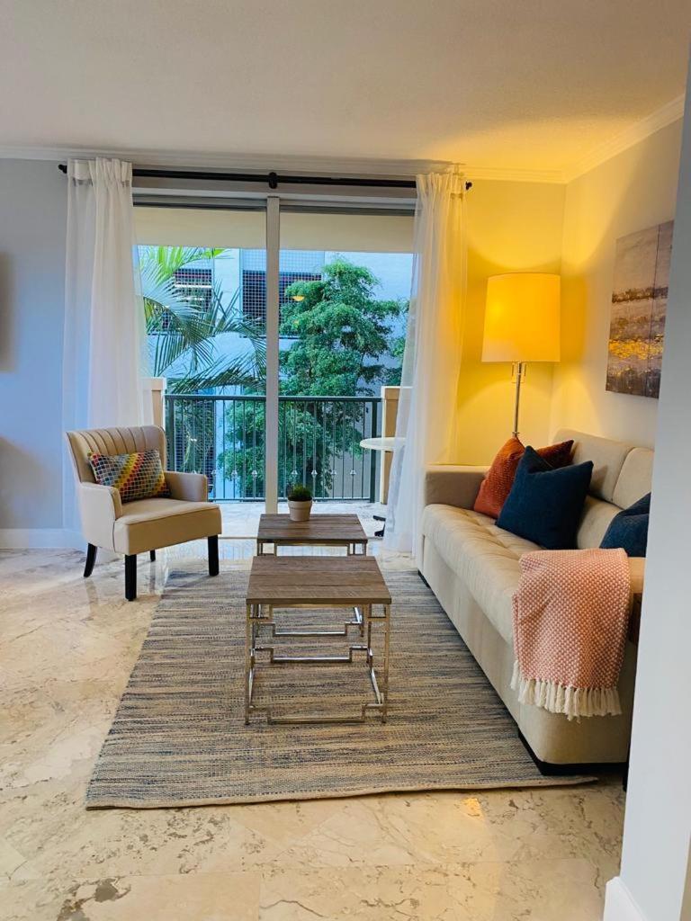 Cozy 1 Bedroom Unit Located In A In The Heart Of Coconut Grove Free Parking Miami