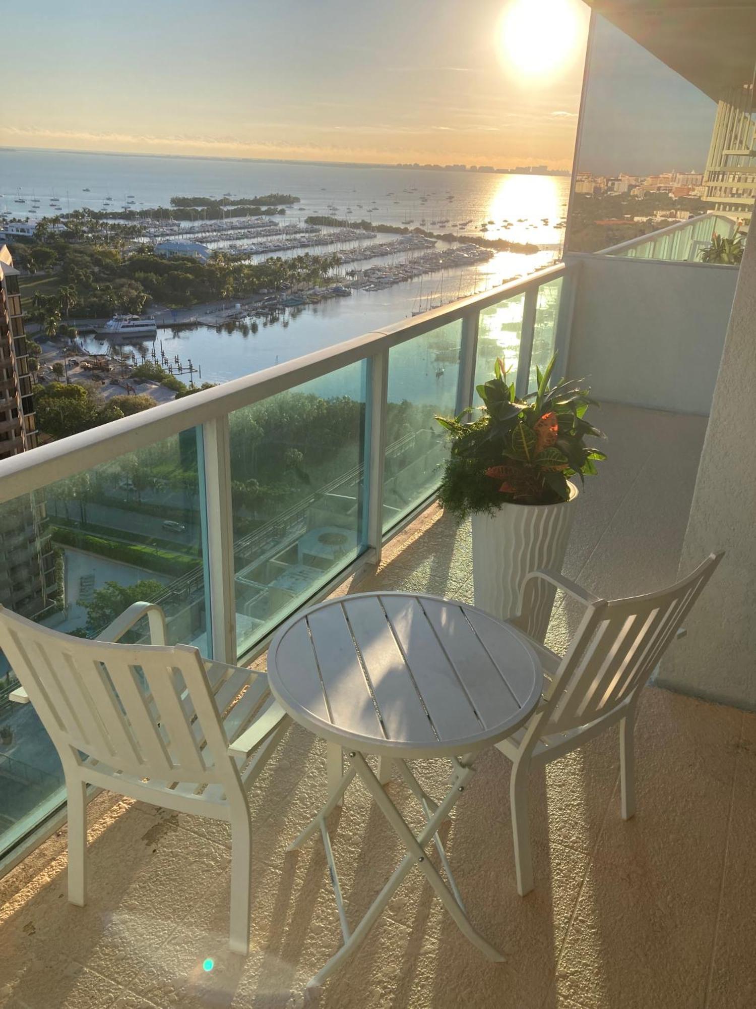 Luxury Penthouse With Private Rooftop Terrace In Coconut Grove *