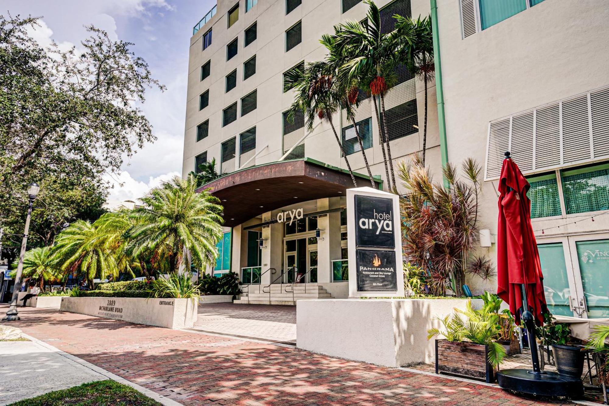 Apartment Luxury Penthouse With Private Rooftop Terrace In Coconut Grove *