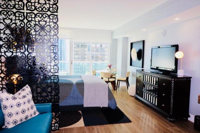 Apartment Gorgeous Coconut Grove 3 Bedroom With Amazing Views Parking Included *