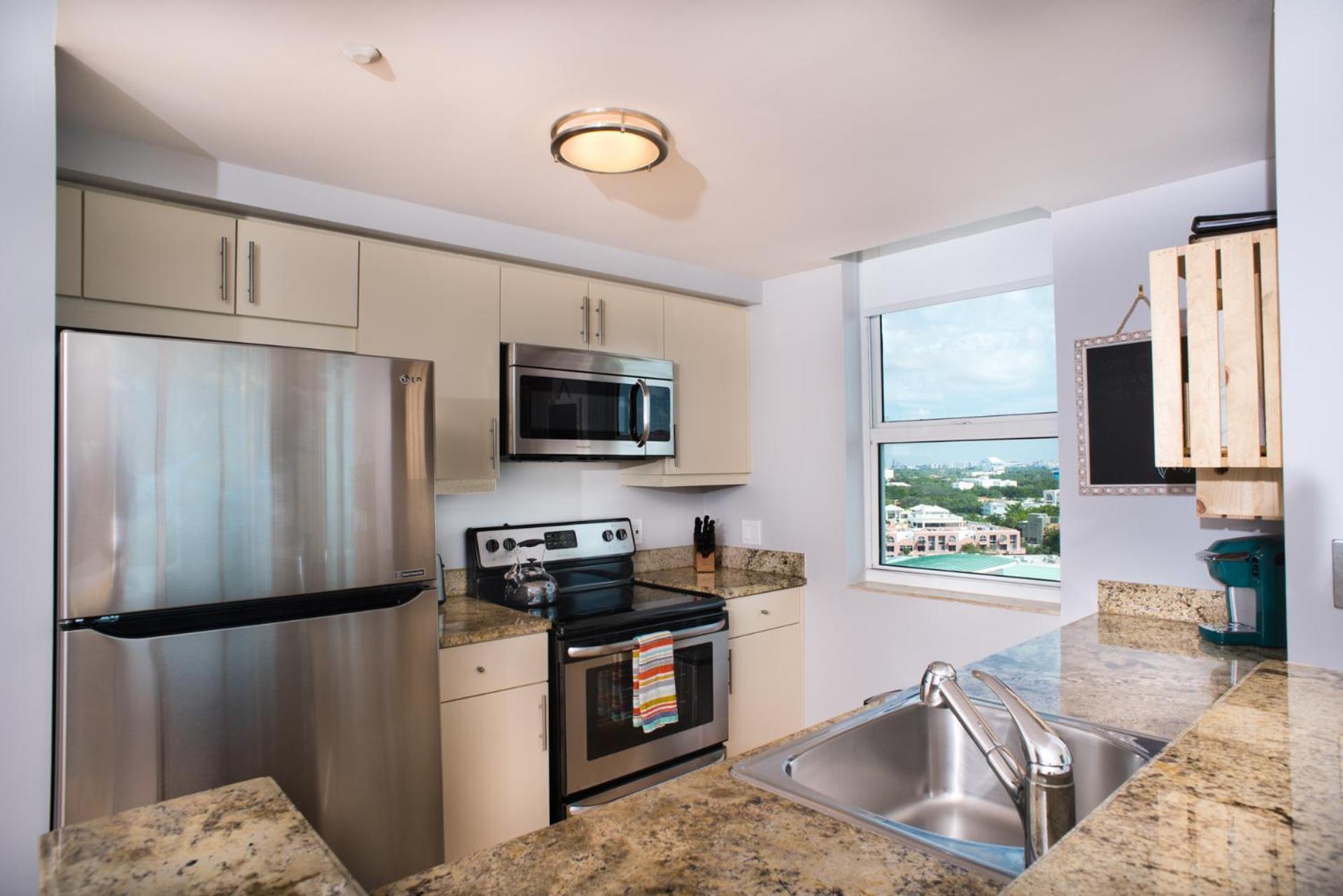 Gorgeous Coconut Grove 3 Bedroom With Amazing Views Parking Included
