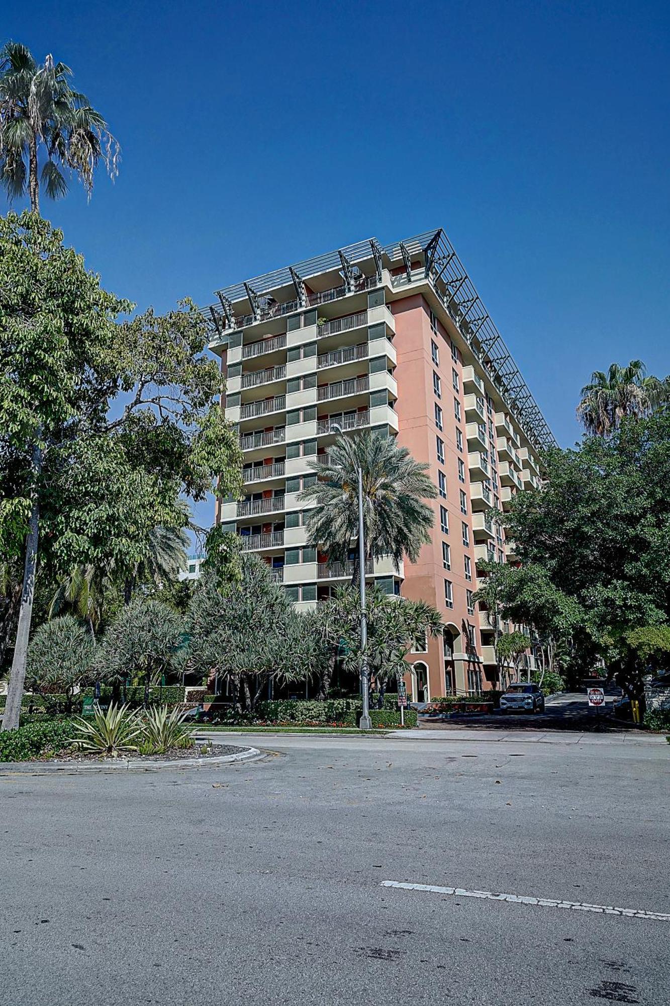 Cozy 1 Bedroom Unit Located In A In The Heart Of Coconut Grove Free Parking * Miami