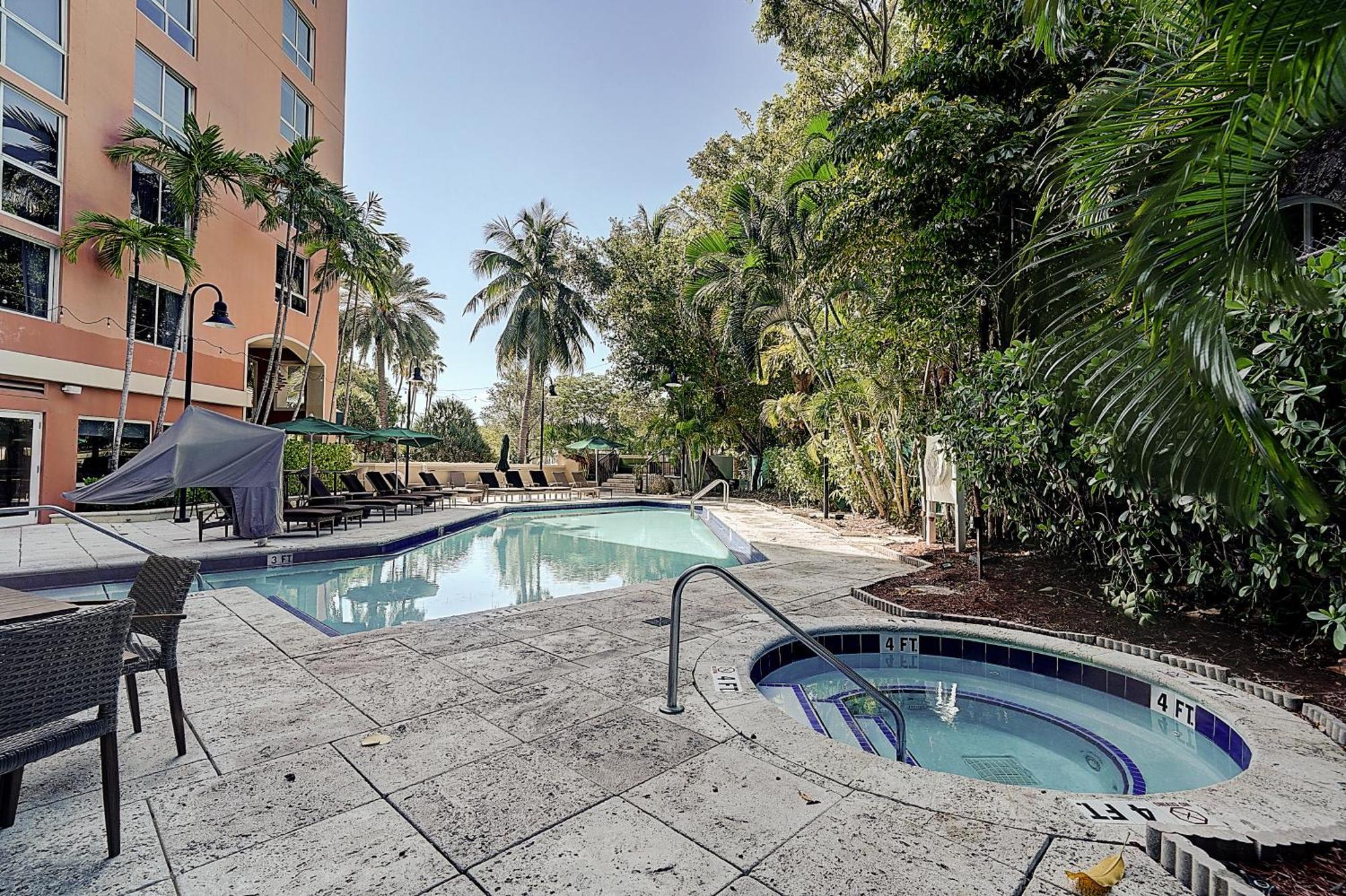 Cozy 1 Bedroom Unit Located In A In The Heart Of Coconut Grove Free Parking