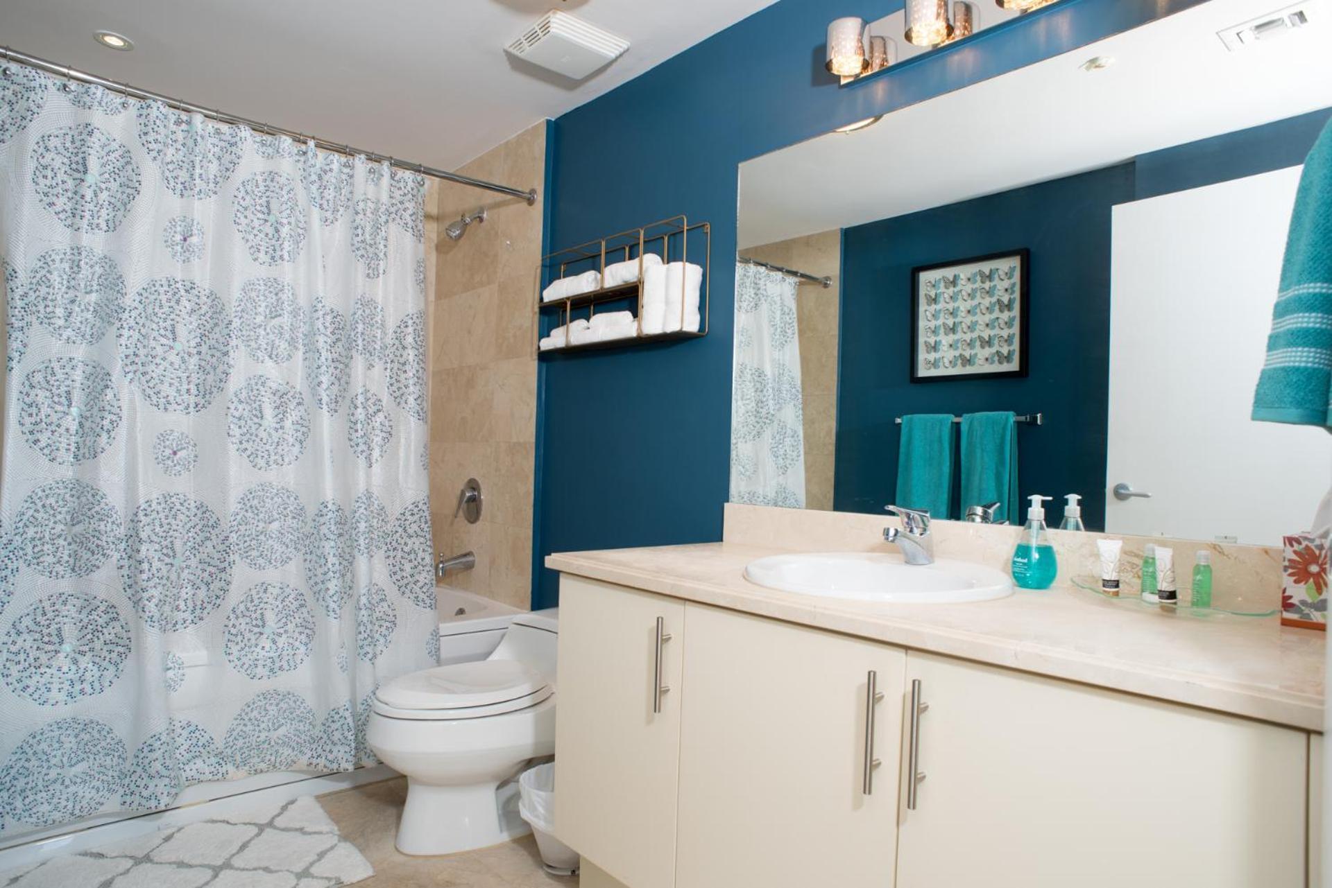 Apartment Gorgeous Coconut Grove 3 Bedroom With Amazing Views Parking Included *