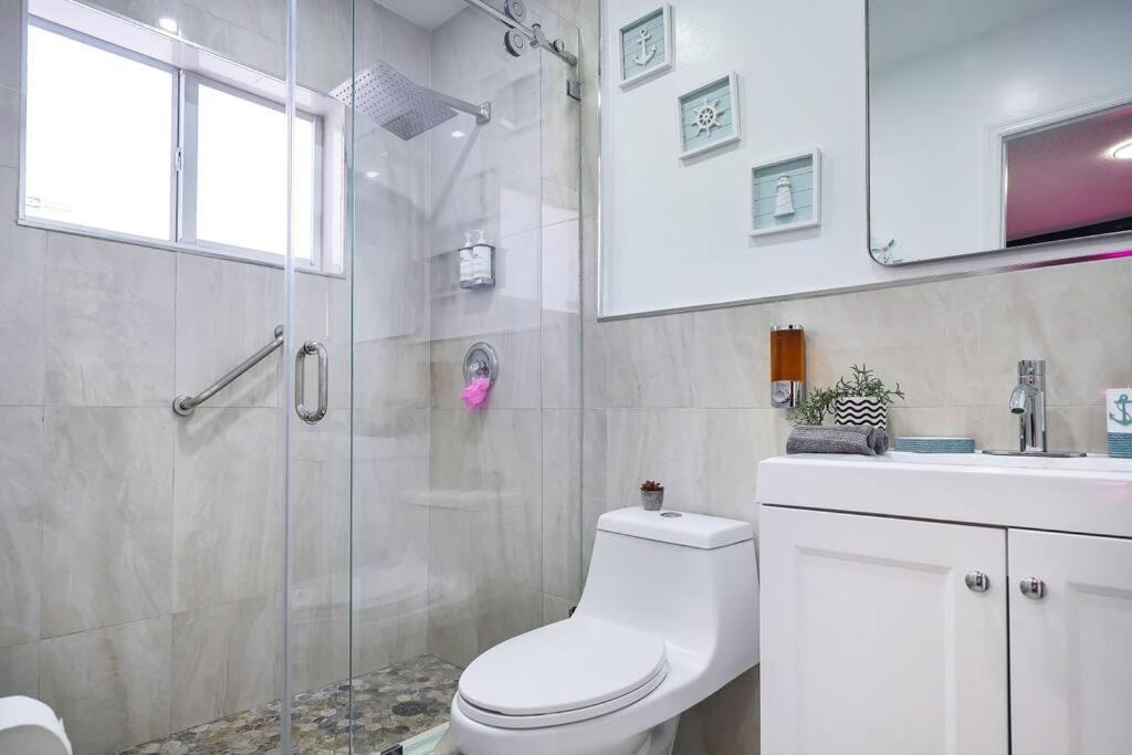 Coastal Escape: Luxury Retreat With Game & Access * Miami