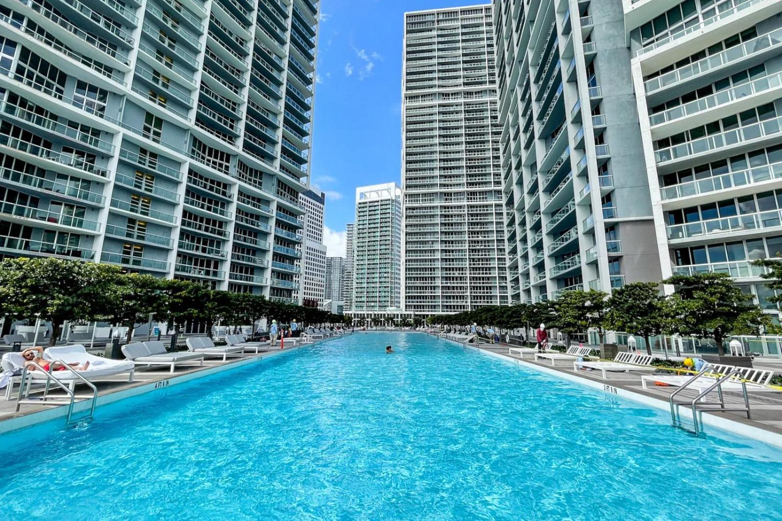 2b2b W Water View - Free Parking - Pool - Lux Holiday home *