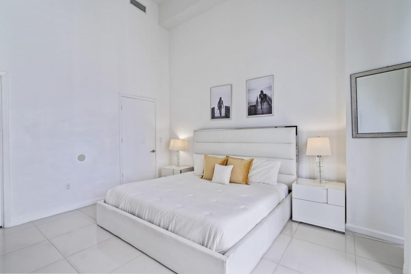 Icon 1 Bed With Water Views 16 Ft Ceilings And Free Access