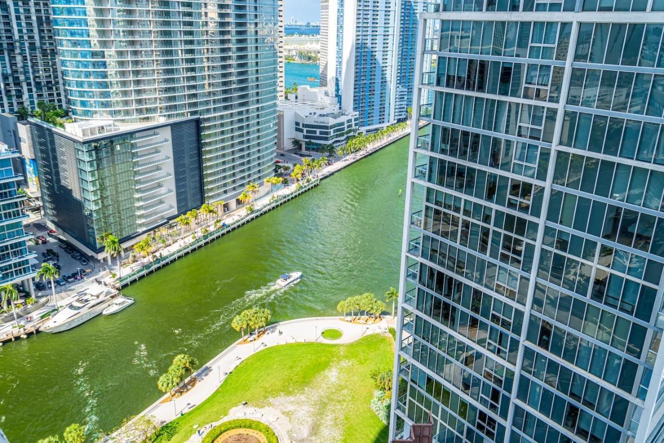 Icon 1 Bed With Water Views 16 Ft Ceilings And Free Access Apartamento Miami