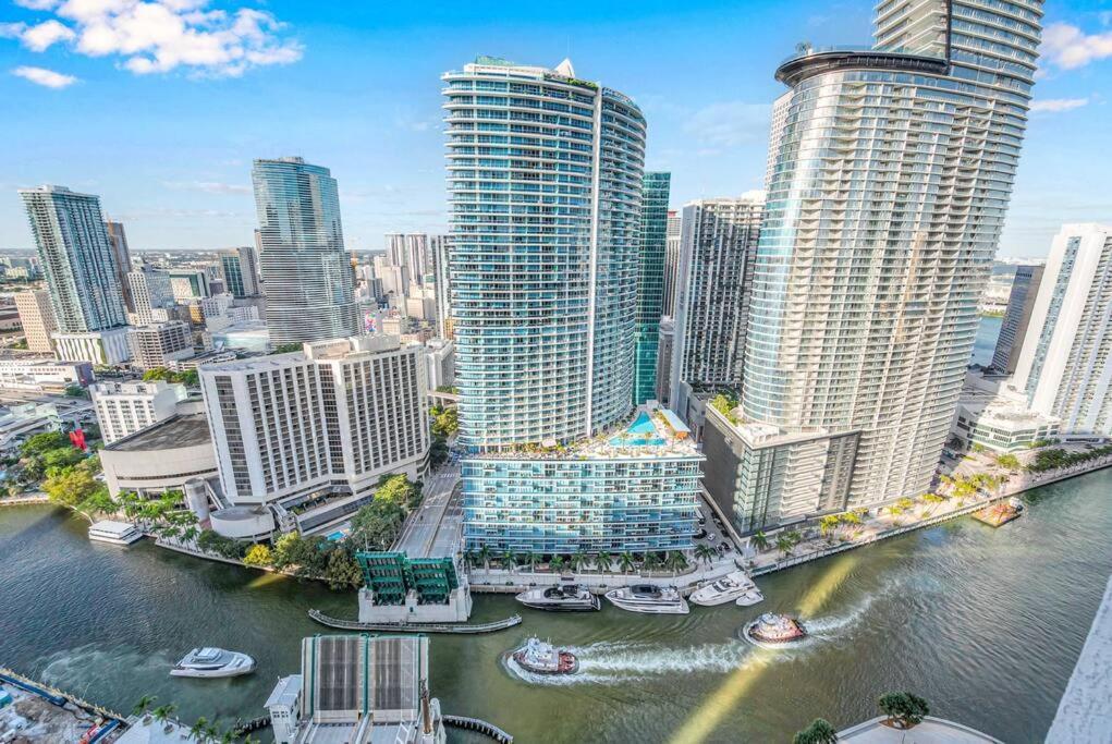 Icon 39th Floor 1 Bedroom Apartment- Bay & View- Free *