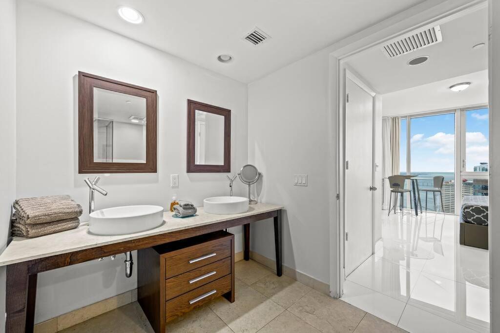 44th Floor Corner 2 Bdr• Icon Brickell• Ocean View And Free *