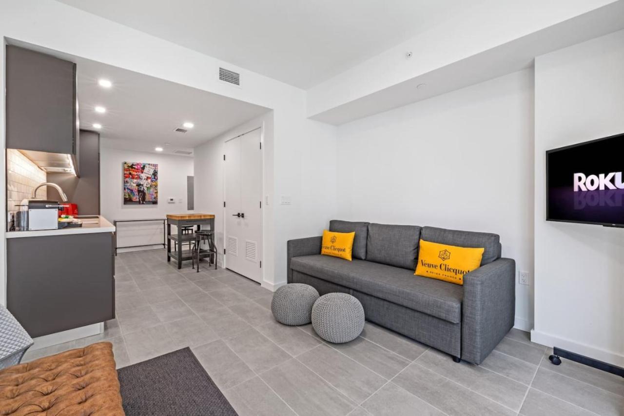 Downtown Luxury Pool And Gym Apartment *