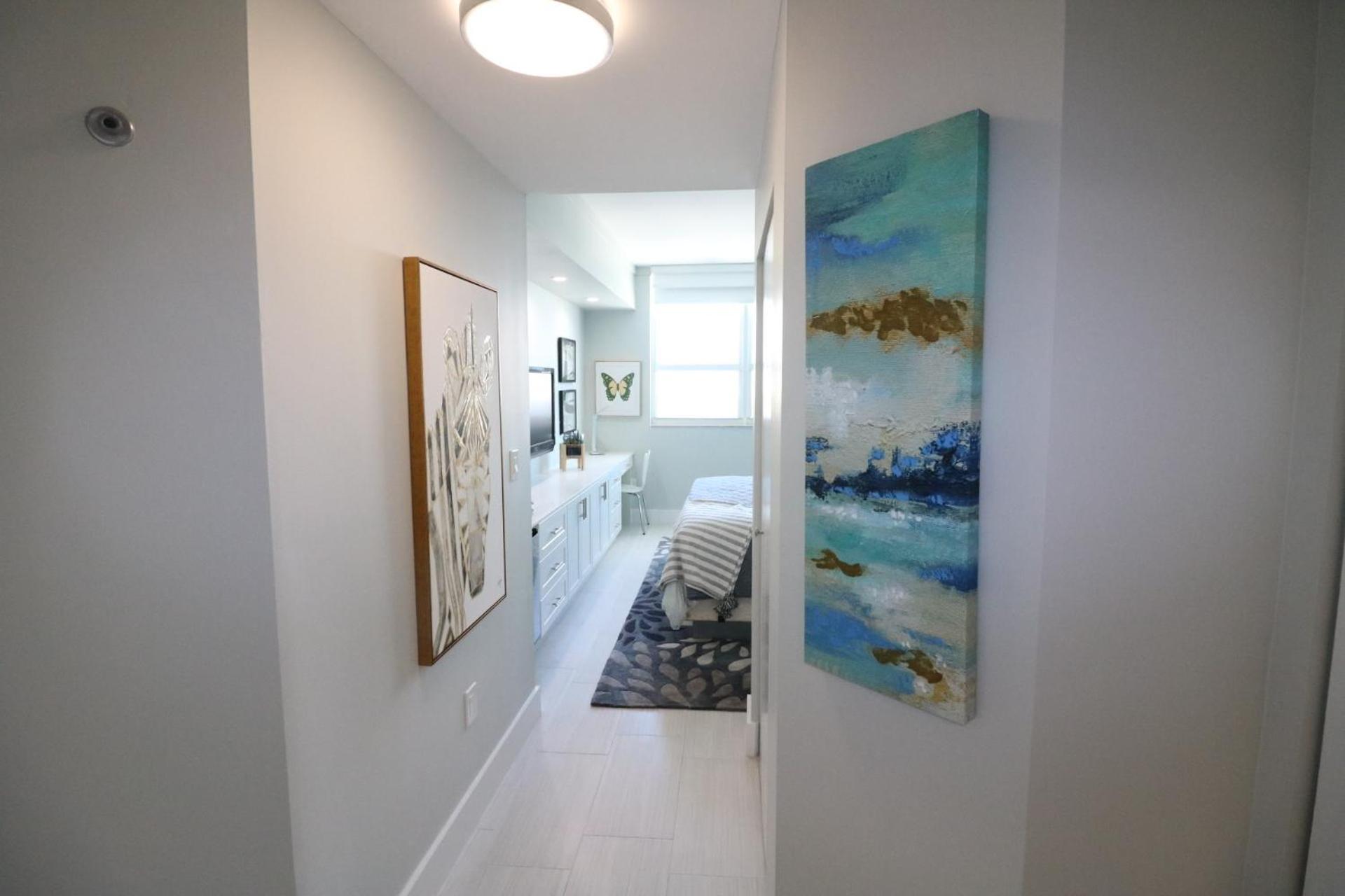 Renovated 21st Floor Private Unit Located In Coconut Grove Hotel *