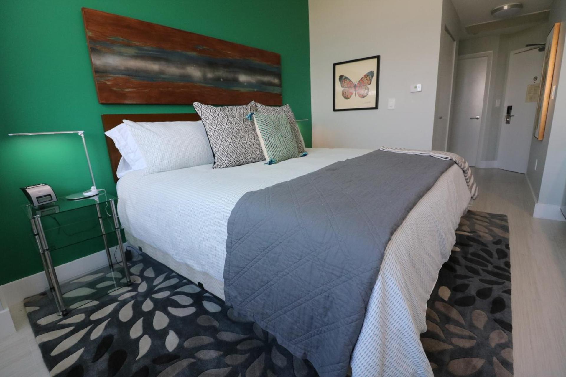 Hotel Renovated 21st Floor Private Unit Located In Coconut Grove Miami