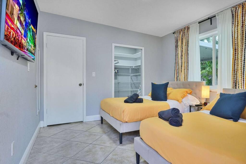 Coastal Escape: Luxury Retreat With Game & Access
