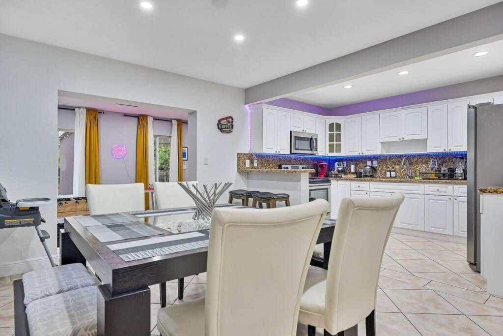 Coastal Escape: Luxury Retreat With Game & Access * Miami
