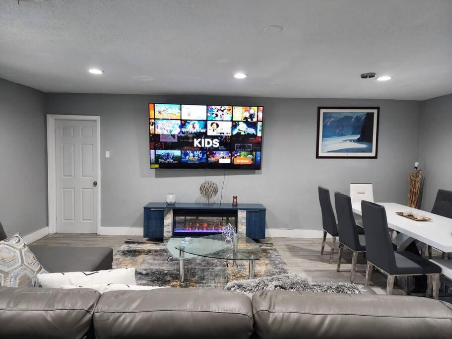 Apartment The Perfect Vacation Getaway ! *