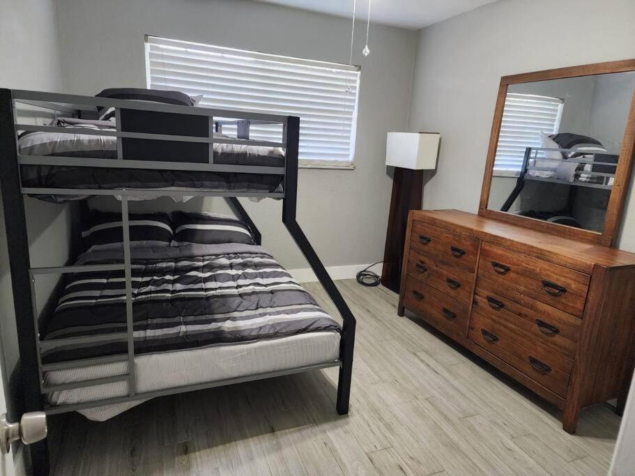 Apartment The Perfect Vacation Getaway ! *