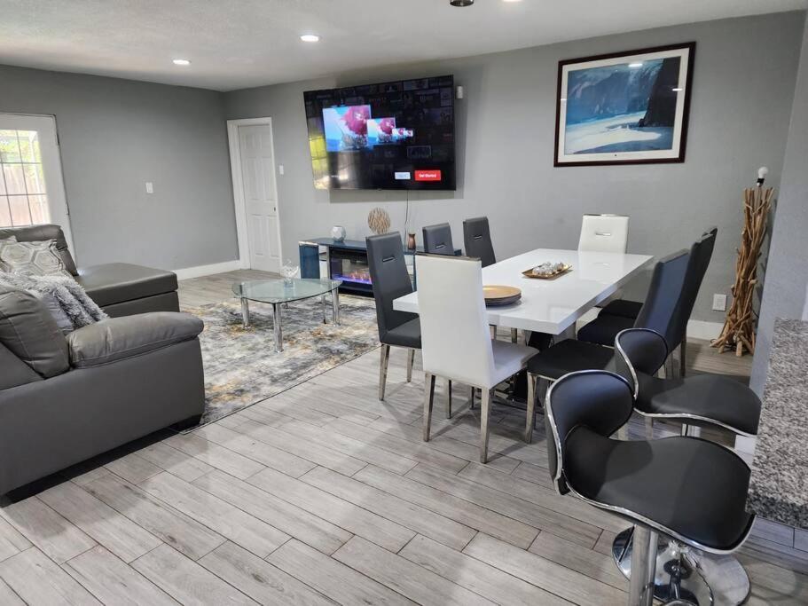 Apartment The Perfect Vacation Getaway ! *