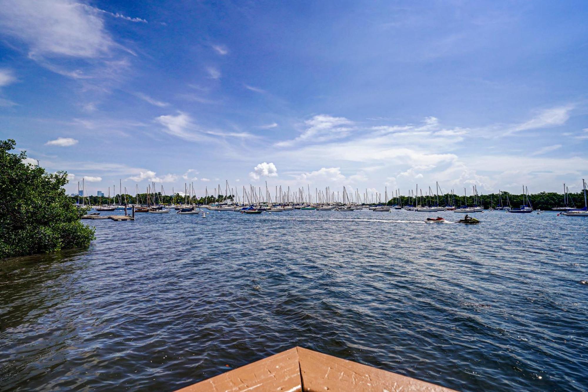 Coconut Grove 10th Floor Private Unit Parking Included