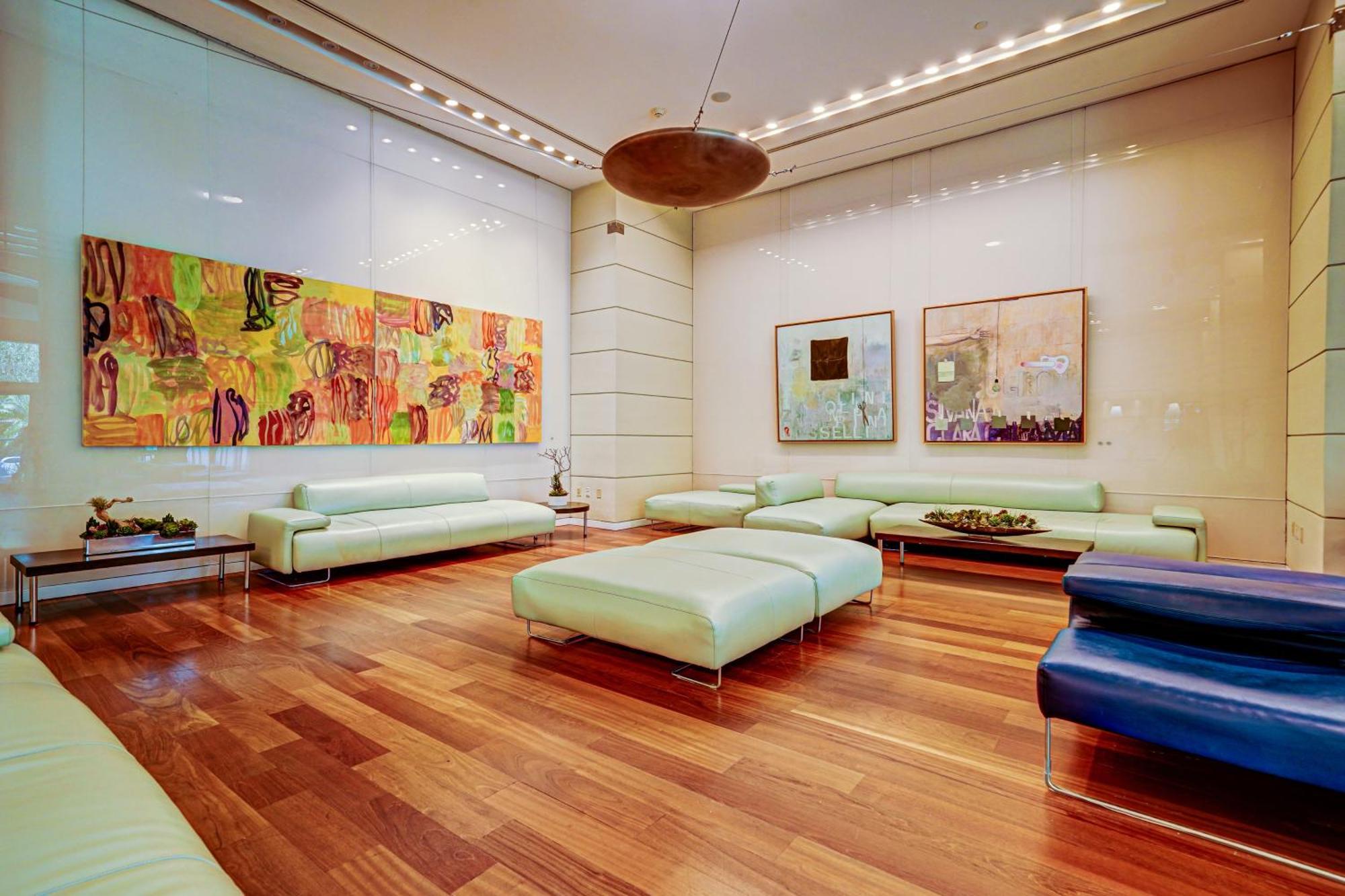 Coconut Grove 10th Floor Private Unit Parking Included *
