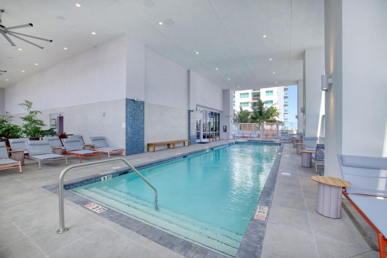 Downtown Luxury Pool And Gym