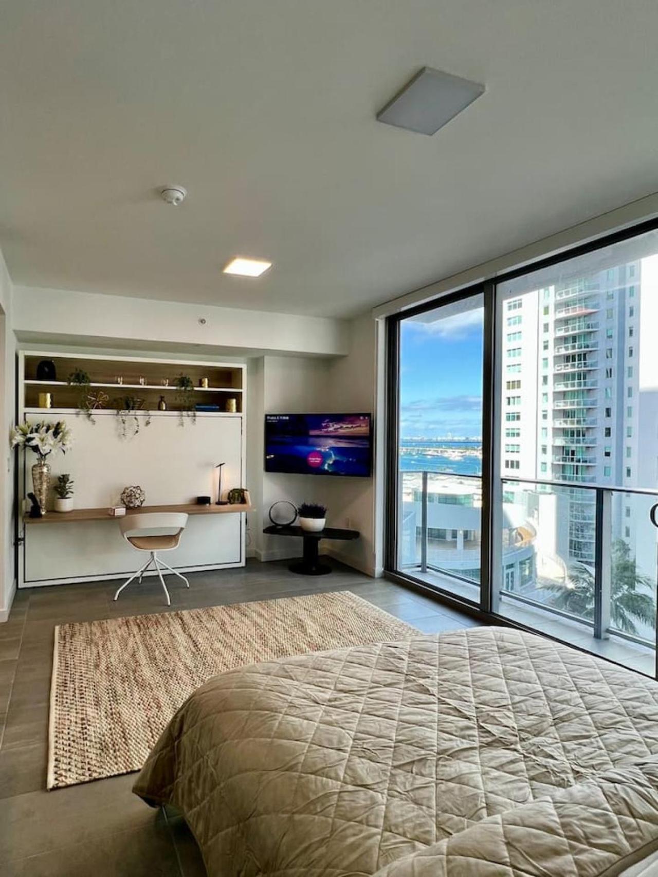 Upscale Ocean View Pool And Gym Holiday home *