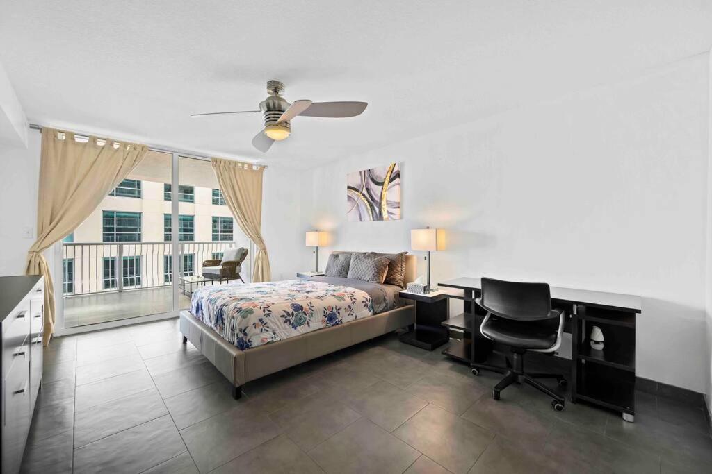 Luxury 1 Bdr • 30th Floor • Brickell • Water Views Apartment