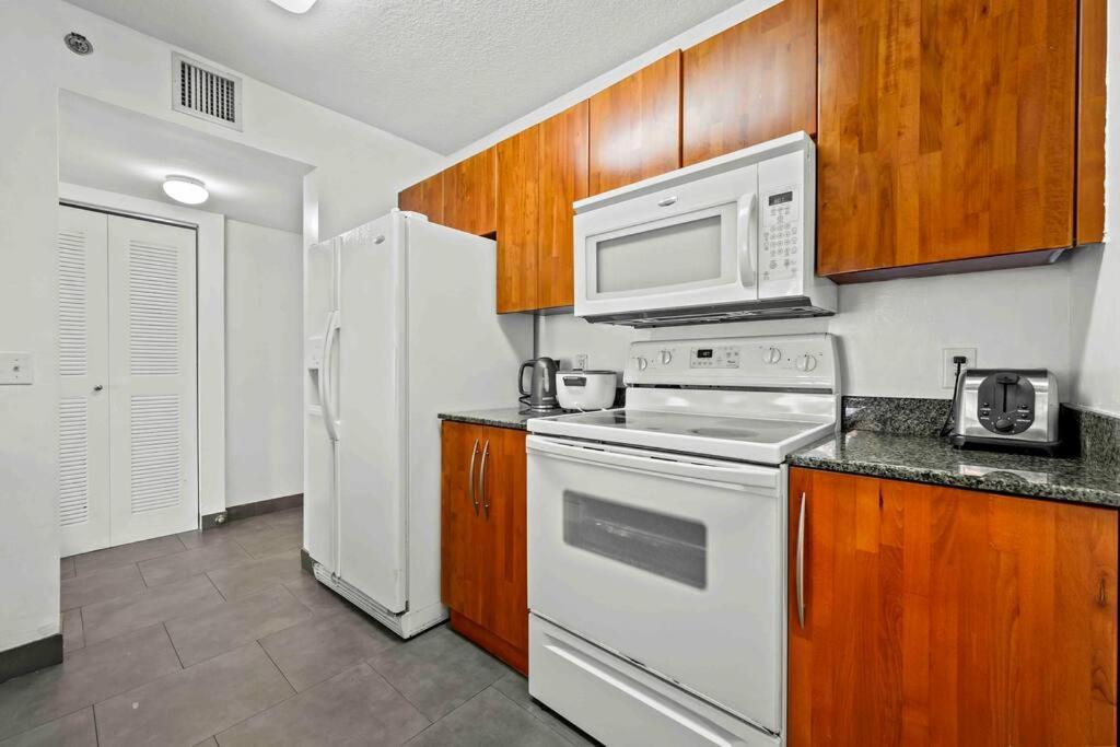 Apartment Luxury 1 Bdr • 30th Floor • Brickell • Water Views Miami