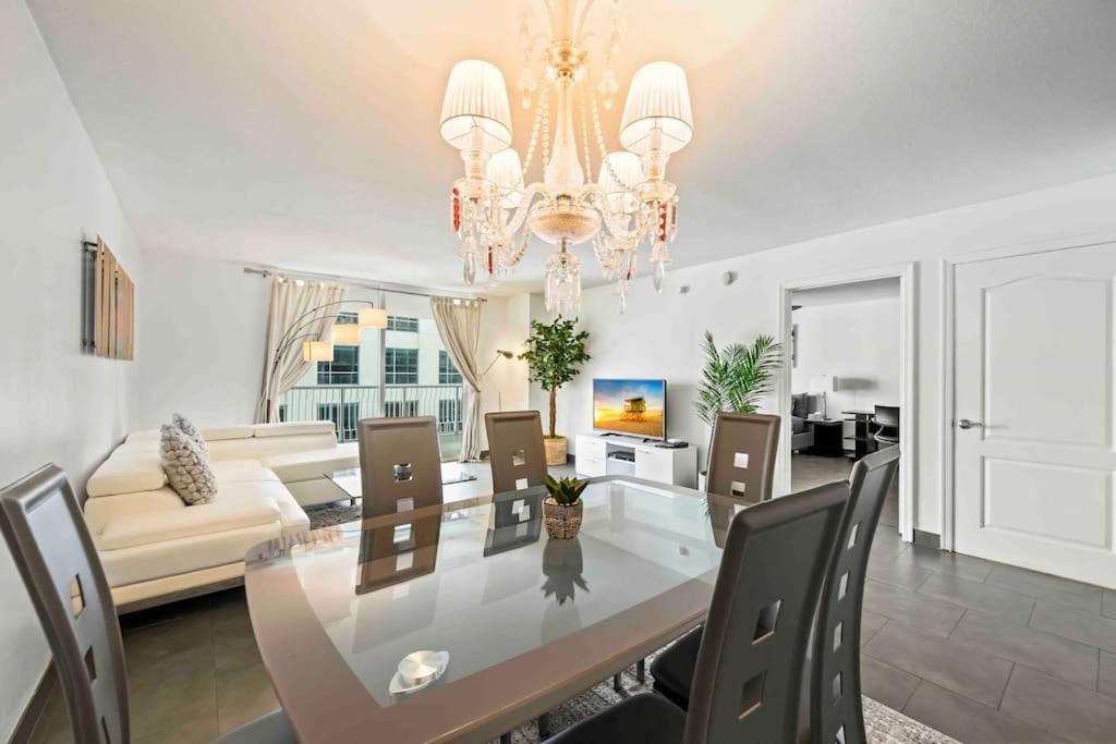 Apartment Luxury 1 Bdr • 30th Floor • Brickell • Water Views Miami